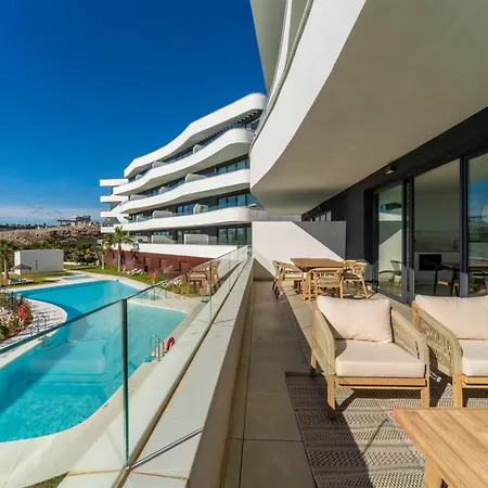 아파트 The West Breeze 2bedroom Poolview Terrace, Higueron West,
