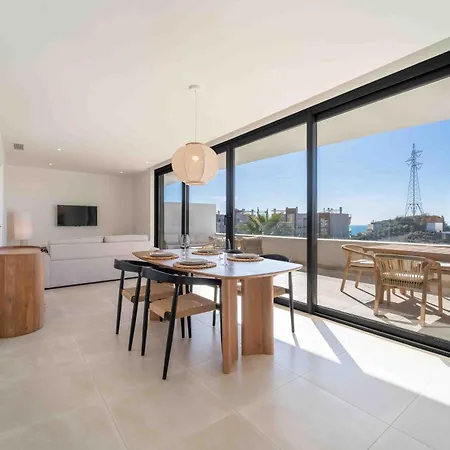 The West Breeze 2bedroom Poolview Terrace, Higueron West,