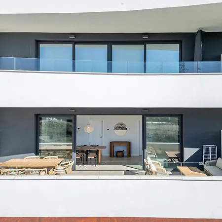 The West Breeze 2bedroom Poolview Terrace, Higueron West, 푸엔히롤라