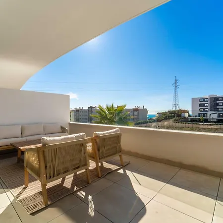 아파트 The West Breeze 2bedroom Poolview Terrace, Higueron West,
