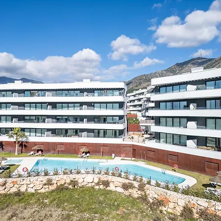 The West Breeze 2bedroom Poolview Terrace, Higueron West, 아파트 *