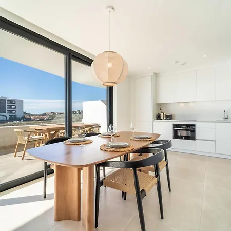 The West Breeze 2bedroom Poolview Terrace, Higueron West, * 푸엔히롤라
