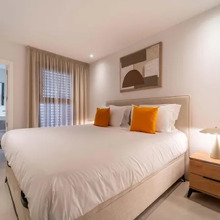 아파트 The West Breeze 2bedroom Poolview Terrace, Higueron West,