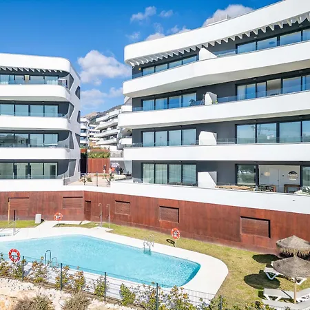 The West Breeze 2bedroom Poolview Terrace, Higueron West, 아파트 *