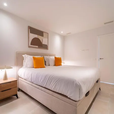 The West Breeze 2bedroom Poolview Terrace, Higueron West, アパート *