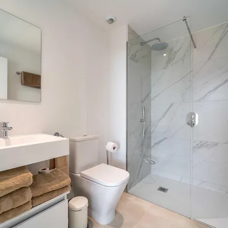 The West Breeze 2bedroom Poolview Terrace, Higueron West,